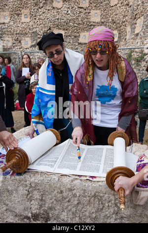 Morgengebet wurden heute von Frauen von der Wand auf die Frauen der Kotel durchgeführt. Jerusalem, Israel. 03.07.2011. Stockfoto