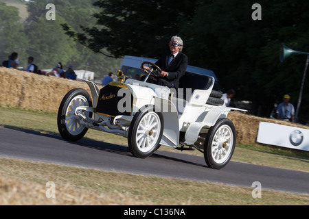 Ein 1902 Mercedes 40PS auf dem Goodwood-Hügel zu klettern, beim Festival of Speed 2010. Stockfoto