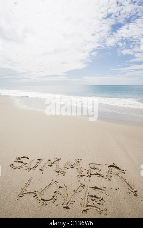 USA, Massachusetts, Liebe Zeichen auf sand Stockfoto