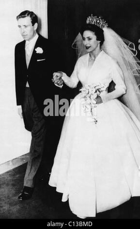 Britische königliche Familie. Earl of Snowdon Anthony Armstrong-Jones, Countess of Snowdon Prinzessin Margaret, auf ihrer Hochzeit Tag, Westminster Abbey, London, England, 1961. Stockfoto