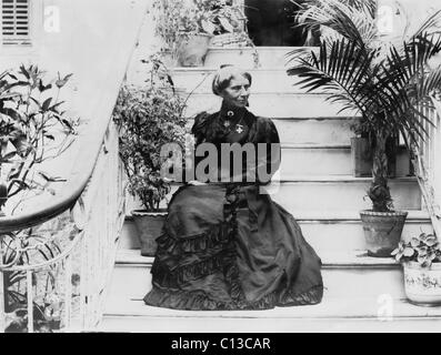 Clara Barton (1821-1912), US-amerikanischer humanitäre und Gründer des amerikanischen Roten Kreuzes, ca. 1890 s. Stockfoto