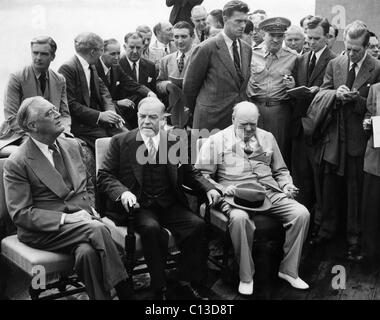 Dem zweiten Weltkrieg. Von links: US-Präsident Franklin Delano Roosevelt, der kanadische Premierminister W.L. Mackenzie King, der britische Premierminister Winston Churchill im Rahmen der zweite Quebec Konferenz (Codename ACHTECK), Quebec City, Kanada, September 1944. Stockfoto