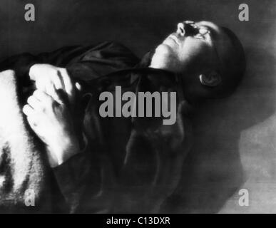 Heinrich Himmler (1900-1945), Nazi-Führer der SS und der Gestapo nach Selbstmord, Lüneburg, 23. Mai 1945. Stockfoto