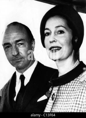 Britischer Minister des Krieges John Profumo und Frau Valerie Hobson Anfang der 1960er Jahre Stockfoto