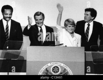 US-Wahlen. Von links: Reverend Jesse Jackson, demokratischen Präsidentschaftskandidaten Walter Mondale, US-Kongressabgeordnete und Vize-Präsidentschaftskandidat Geraldine Ferraro, US-Senator Gary Hart bei der Democratic National Convention in San Francisco, Kalifornien, Juli 1984. Stockfoto