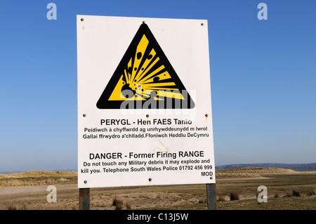 Warnschild am Whiteford Sands Gower Halbinsel Glamorgan Wales Cumru UK GB Stockfoto