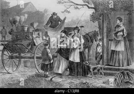 Landfrauen, die Prüfung der Ware durch den Hausierer angeboten. Viele jüdische Einwanderer begann ihre Karriere Einzelhandel als Hausierer im gesamten ländlichen Raum. Ca. 1860 s. Stockfoto