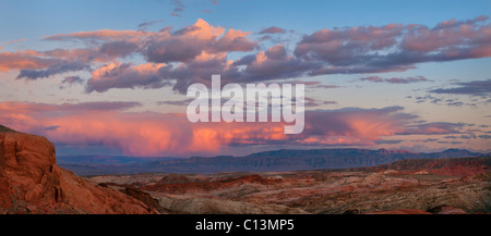 USA, Nevada, Valley of Fire bei Sonnenuntergang Stockfoto