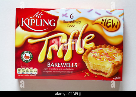 Schachtel mit Herrn Kipling Kleinigkeit Bakewells Kuchen isoliert auf weißem Hintergrund Stockfoto