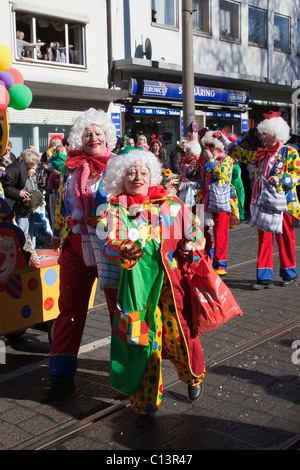 MÜLHEIM/RUHR - traditionelle Karnevalsfeiern am Rosenmontag mit Paraden im Rheinland Stockfoto