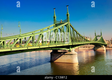 Freiheit oder Freiheitsbrücke (Szabadság híd,). Budapest, Ungarn Stockfoto