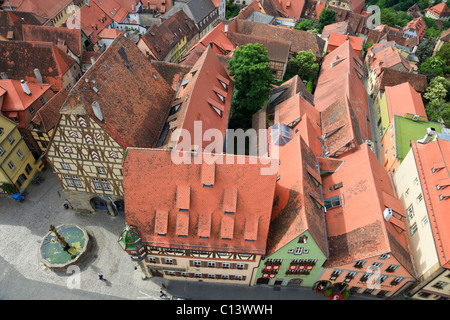 Rothenburg, Bayern, Deutschland. Luftaufnahme der Dächer vom Turm des Rathauses (Rathaus) in der Altstadt an der romantischen Straße Stockfoto