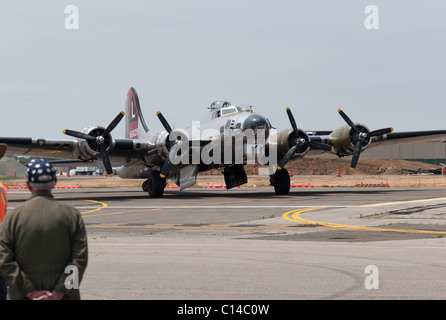 B17 VINTAGE WW2 BOMBER REPUBLIK FELD LONG ISLAND NEW YORK VEREINIGTE STAATEN VON AMERIKA Stockfoto