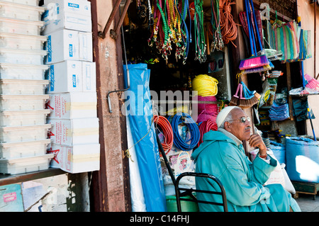 Alltag in der Medina von Marrakesch, Marokko, Nordafrika Stockfoto