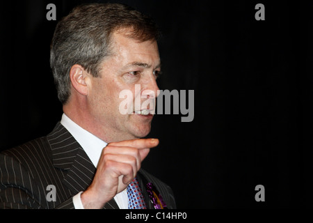 NIGEL FARAGE MEP UK Unabhängigkeit PARTEICHEF 5. März 2011 SPA-komplexe SCARBOROUGH-ENGLAND Stockfoto