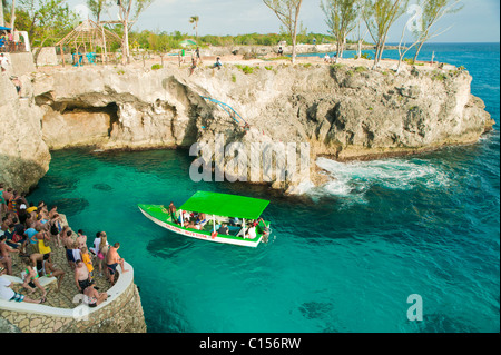 Ricks Cafe, Sonnenuntergänge, Taucher und Musik Stockfoto