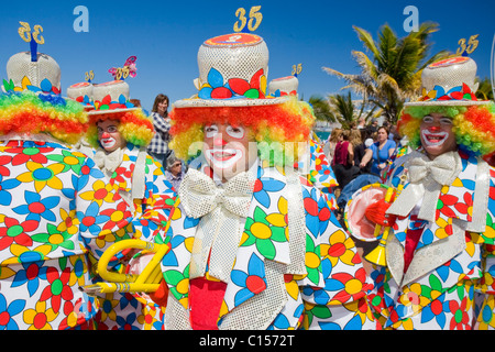 Die Carnaval Al Sol oder Sonnenschein Karneval; einer Prozession entlang der Strandpromenade im Fasching 2011 Las Palmas auf Gran Canaria. Stockfoto