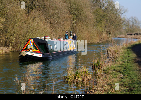 Applying paar auf einem Kanalboot vorbei Sutton Cheney in Leicestershire Stockfoto