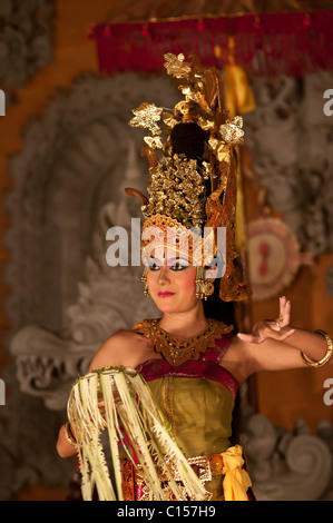 Balinesische Legong Tänzerinnen in Ubud Bali Indonesien Stockfoto