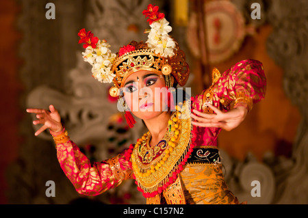 Balinesische Legong Tänzerinnen in Ubud Bali Indonesien Stockfoto