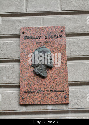 Gedenktafel des Zoltán Kodály an einer Außenwand des Franz-Liszt-Haus in Budapest, Ungarn Stockfoto