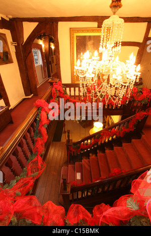 Gawsworth Old Hall, England. Weihnachten Blumenschmuck am Gawsworth Old Hall von der renommierten floral Designer Barry Grey. Stockfoto