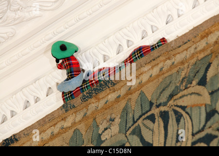 Dorf von Mey, Schottland. Nessie am Anfang des 16. Jahrhunderts flämischen Wandteppichen die hängt an der Wand Schloss Mey Salon. Stockfoto