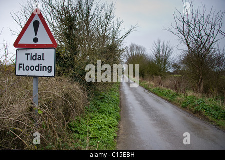 Gezeiten-Überschwemmung Warnschild an der Nordküste Norfolk Stockfoto