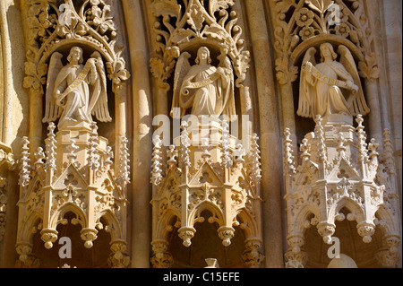 Die neugotische Statuen der Kathedrale der Himmelfahrt der Jungfrau Maria, Zagreb, Kroatien Stockfoto