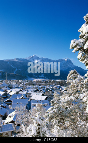 Garmisch-Partenkirchen im Winter, Werdenfelser Land, Bayern, Deutschland Stockfoto