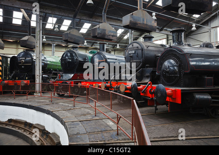 Dampfmaschinen im Barrow Hill Roundhouse Museum, in der Nähe von Chesterfield, Derbyshire, England Stockfoto