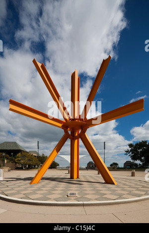 Die Berufung, Skulptur von Mark di Suveros, Milwaukee Art Museum, William F. O' Donnell Park, Milwaukee, Wisconsin, USA Stockfoto