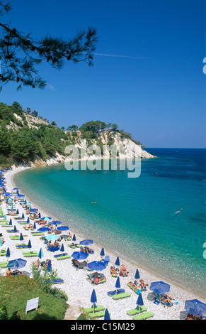 Touristen auf Lemonakia Beach, Kokkari, Insel Samos, Griechenland, Europa Stockfoto