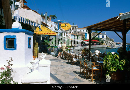 Hafen von Kokkari, Insel Samos, Griechenland, Europa Stockfoto