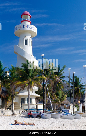 Leuchtturm am Strand Playa del Carmen entlang der Riviera Maya, Yucatan, Mexiko, Nordamerika Stockfoto