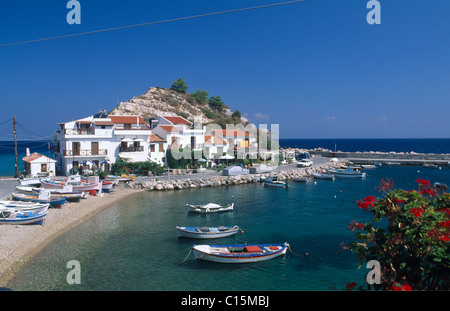 Hafen von Kokkari, Insel Samos, Griechenland, Europa Stockfoto