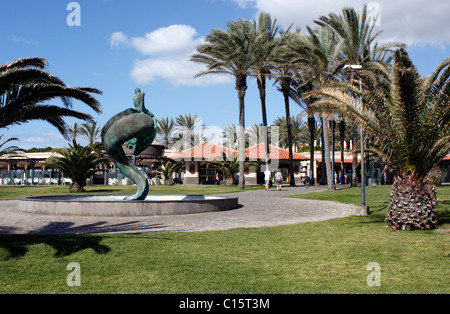 DIE GÄRTEN DES BOULEVARD EL FARO IN MASPALOMAS AUF DER INSEL GRAN CANARIA. Stockfoto