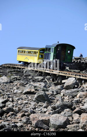 Mt. Washington Dampfzug mit Lok Biodiesel bringt Touristische Informationsstelle. Stockfoto