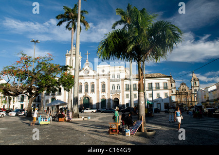 Terreiro de Jesus, dem Hauptplatz in der Altstadt der Stadt Salvador de Bahia, am hinteren Igreja da Ordem Terceira de Stockfoto