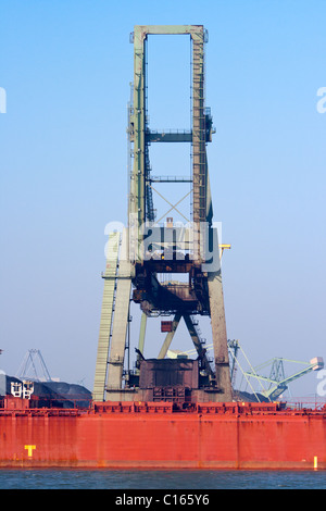 Versand Dock Kran Verladung Schiff Stockfoto