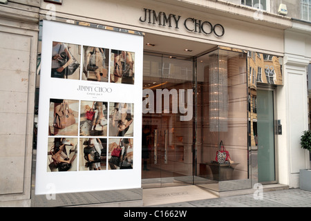 Jimmy Choo Designer Schuh und Mode-Accessoire-Shop SW1, bei Sloane Street, London, England. Stockfoto