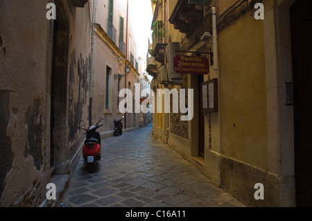 Schmale Gasse Ortigia Insel Altstadt Syrakus Sizilien Italien Europa Stockfoto