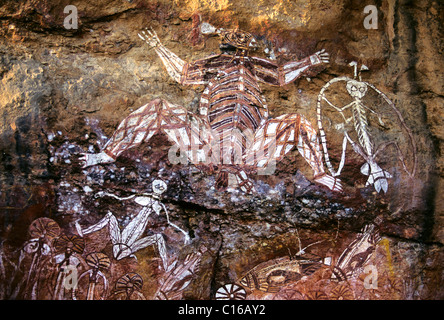 Gruppe von Geistern, Felsmalereien der Aborigines am Nourlangie Rock, Kakadu National Park, Northern Territory, Australien Stockfoto