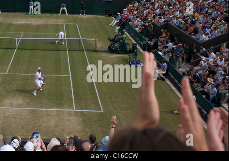 Lleyton Hewitt, Australien, in Aktion bei den All England Lawn Tennis Championships in Wimbledon, London, England. Stockfoto