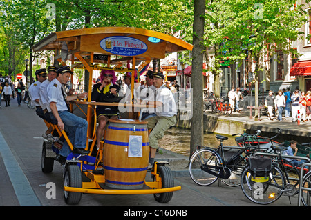 Stadtrundfahrt, Fahrrad, Fahrt, Bier, Bar, Kanal, historischen Zentrum von Amsterdam, Holland, Niederlande, Europa Stockfoto