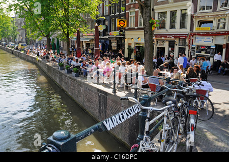 Café, Kanal, Brücke, Fahrräder, historischen Zentrum von Amsterdam, Holland, Niederlande, Europa Stockfoto