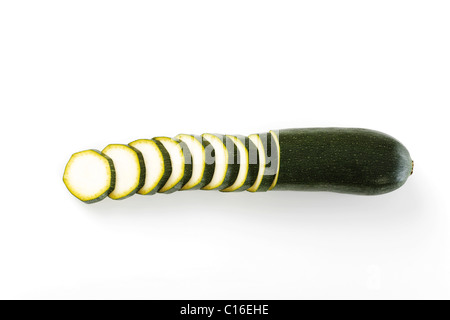 In Scheiben geschnittene Zucchini (Cucurbita Pepo) Stockfoto