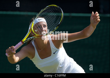 Victoria Azarenka, Bulgarien, in Aktion bei den All England Lawn Tennis Championships in Wimbledon, London, England. Stockfoto