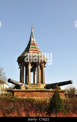 Die Chinesen Bell Tower, Arboretum-Park, Nottingham, England, Vereinigtes Königreich Stockfoto