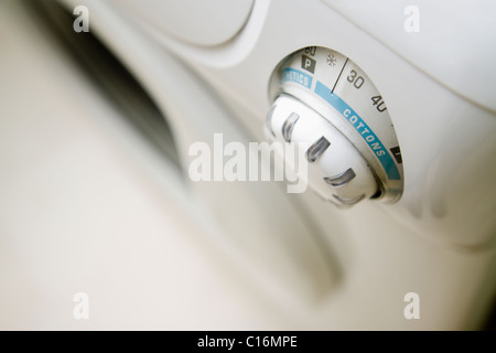 Eine Waschmaschine Zifferblatt eingestellt auf 30 Grad Stockfoto